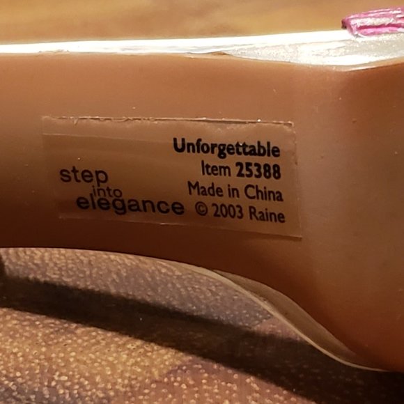 Just the Right Shoe, Unforgettable, 25388, 2003 - Picture 10 of 11